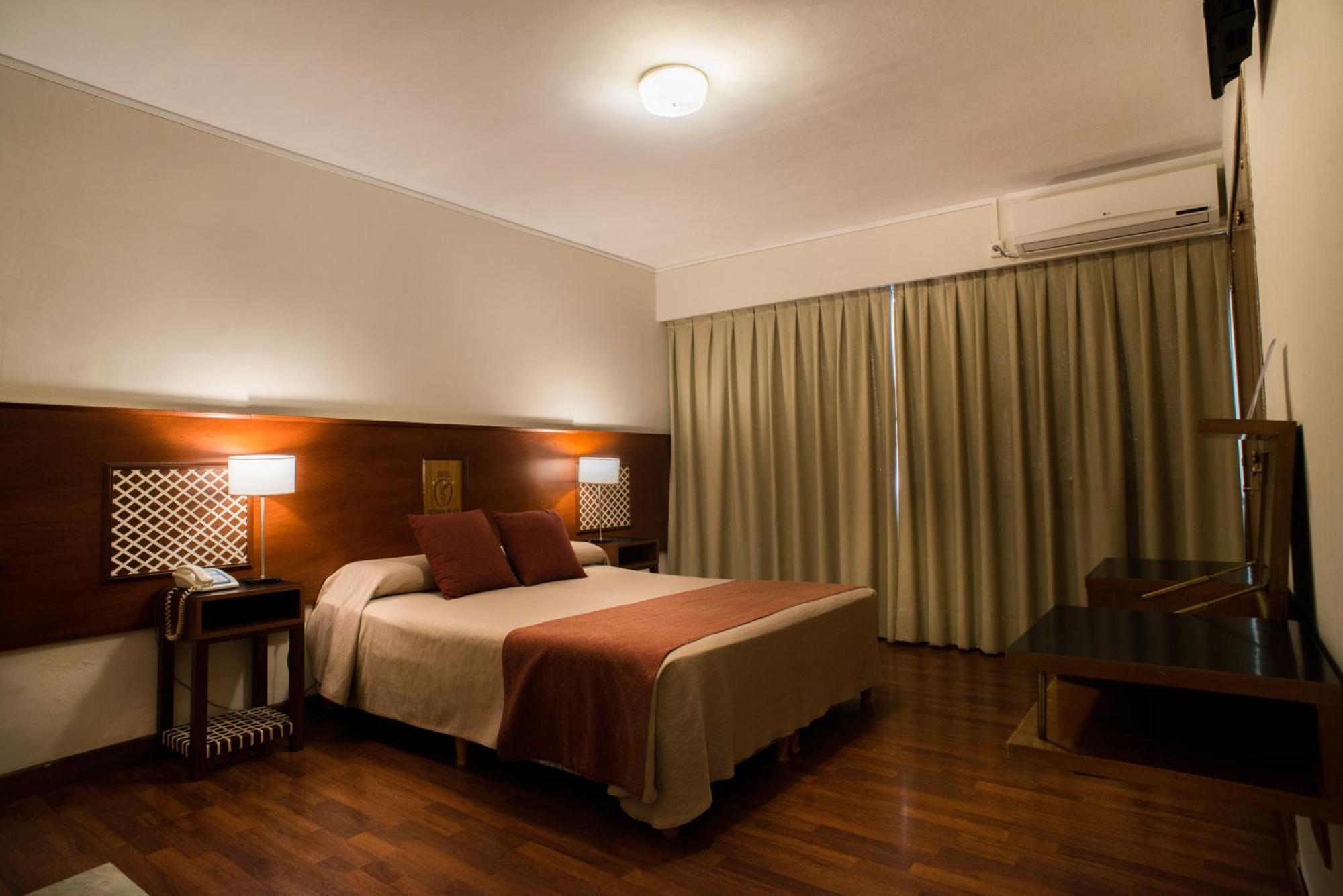 Hotel Victoria Plaza Сальта Екстер'єр фото